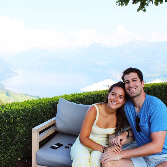 Meet your Posher, Adrienne - Picture 4 of 16